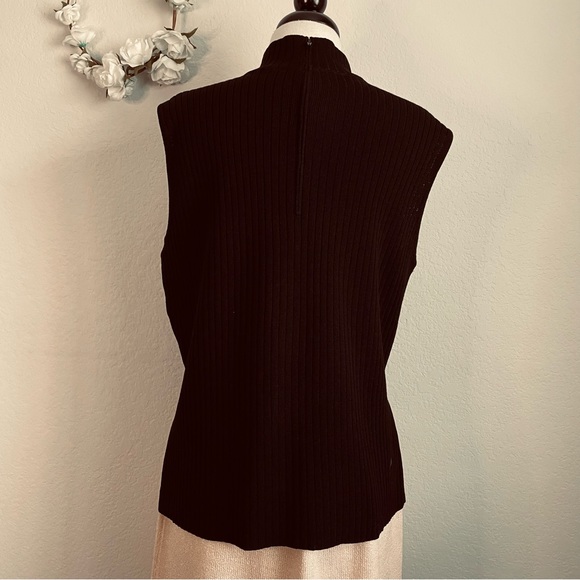 St. John Collection Basics by Marie Gray Mock Neck Knit Sleeveless Blouse - Picture 7 of 11